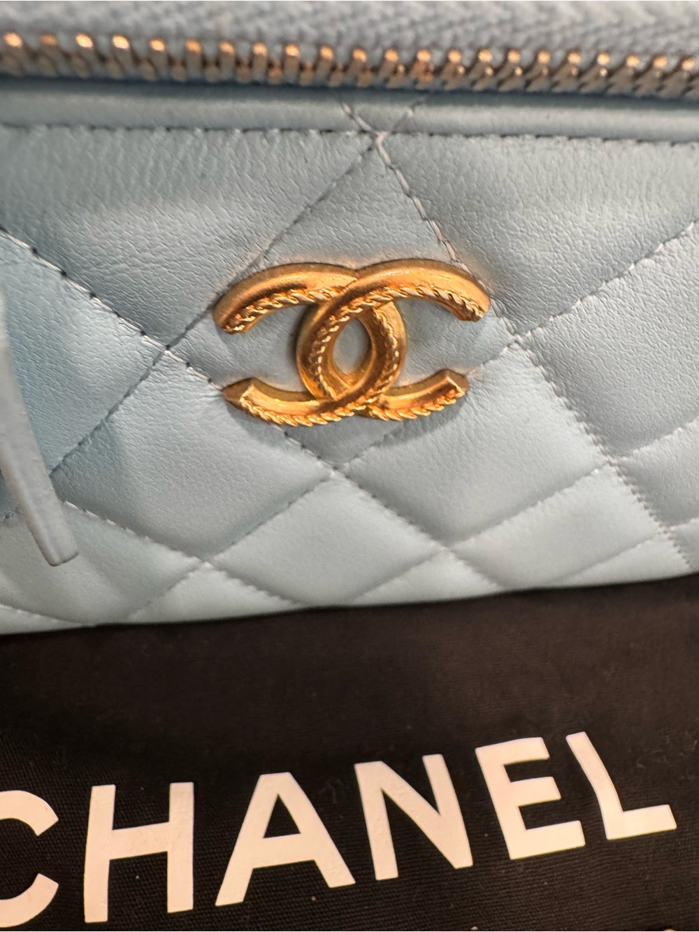 Chanel Lambskin Metal Twist Small Top Handle Vanity bag - Picture 2 of 9